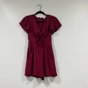 Women’s Express romper. Burgundy with zipper in the back , size 0 100% polyester